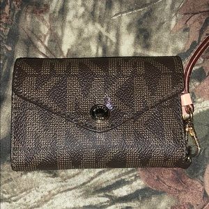 Michael Kors wristlet wallet